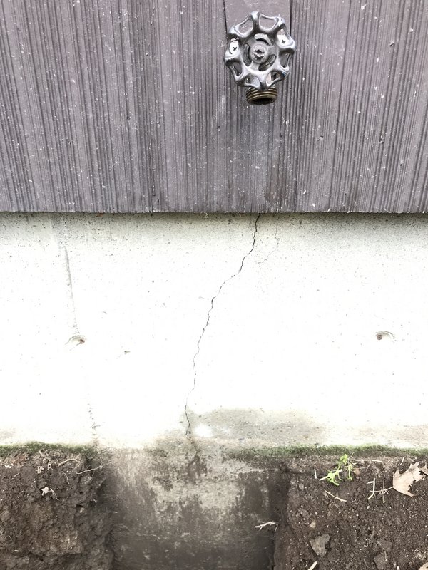 20190524 Basement Crack-01