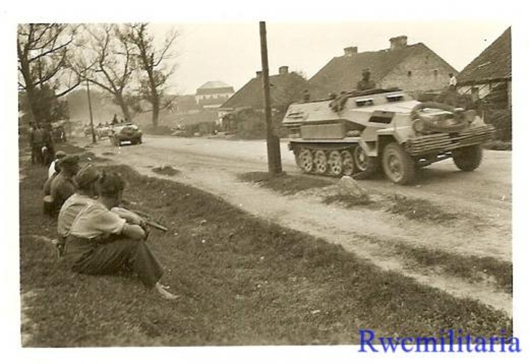 German SdKfz.251 Schützenpanzerwagen Halftrack L
