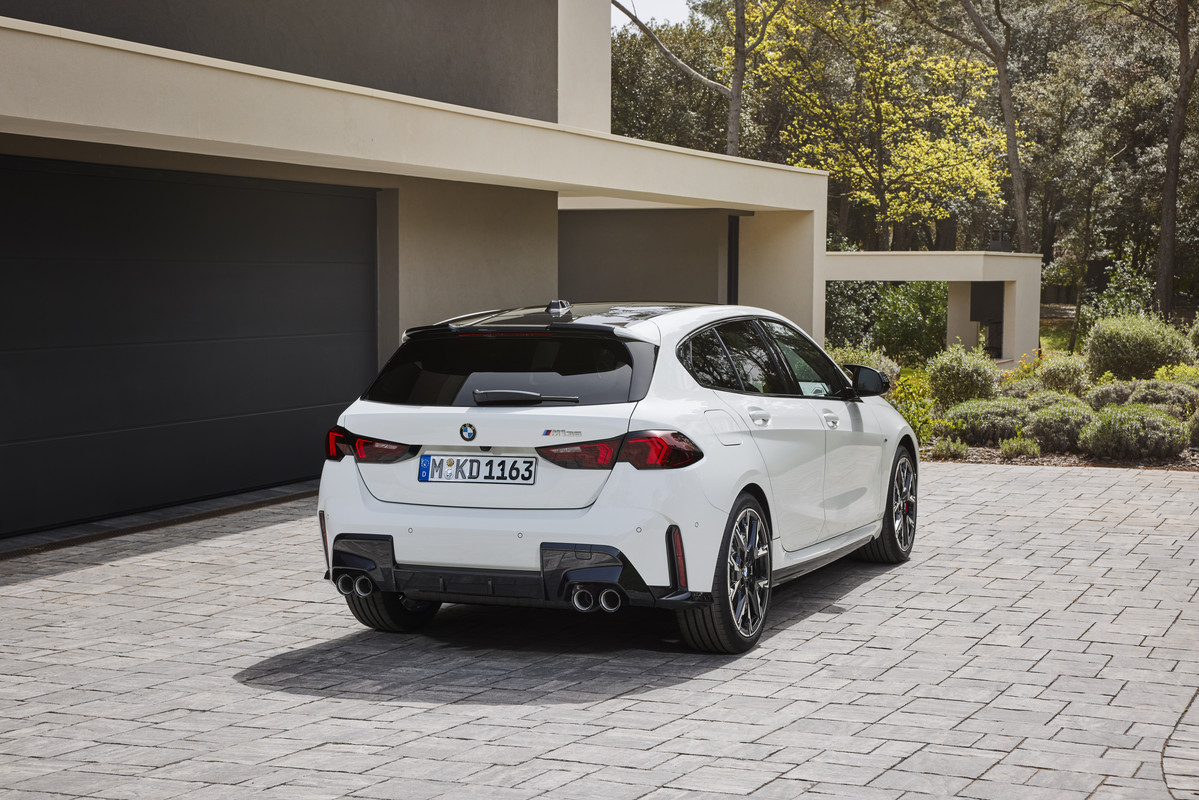 P90550942_highRes_the-all-new-bmw-m135