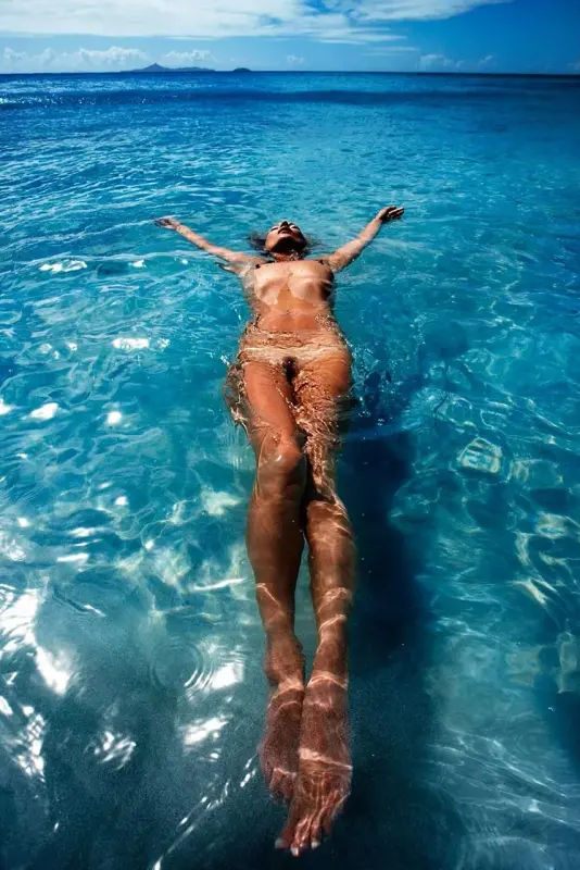 04-Kate-Moss-Nude-Naked-optimized