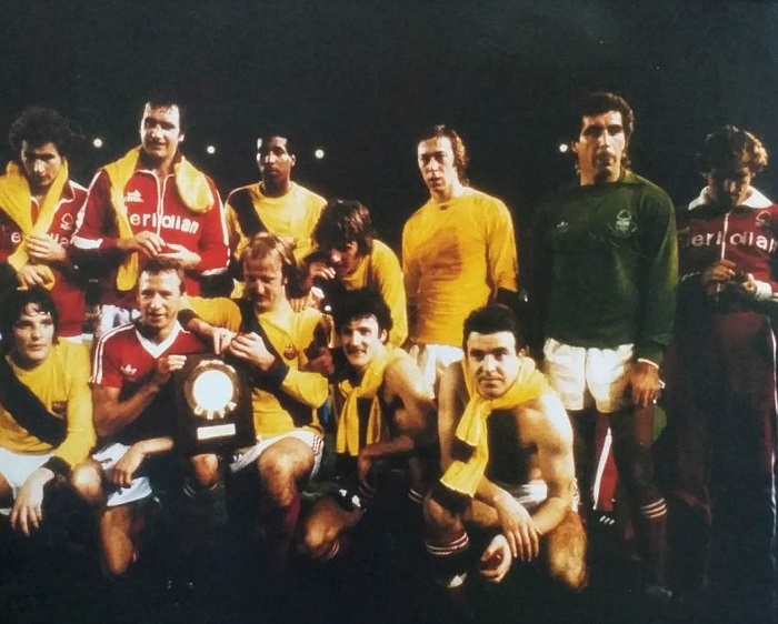 [Image: NF-with-Barca-shirts-SC-final.jpg]