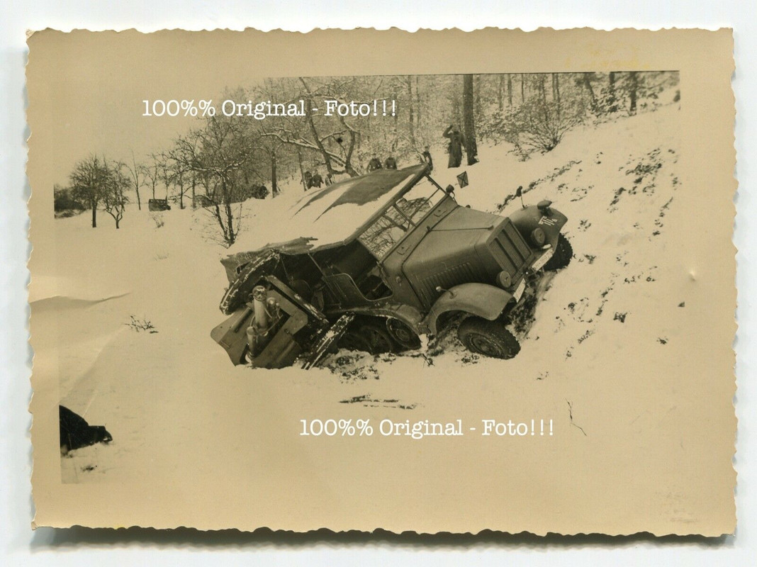 Foto deutsche Halbkette SdKfz Geschütz Kanone Unfall