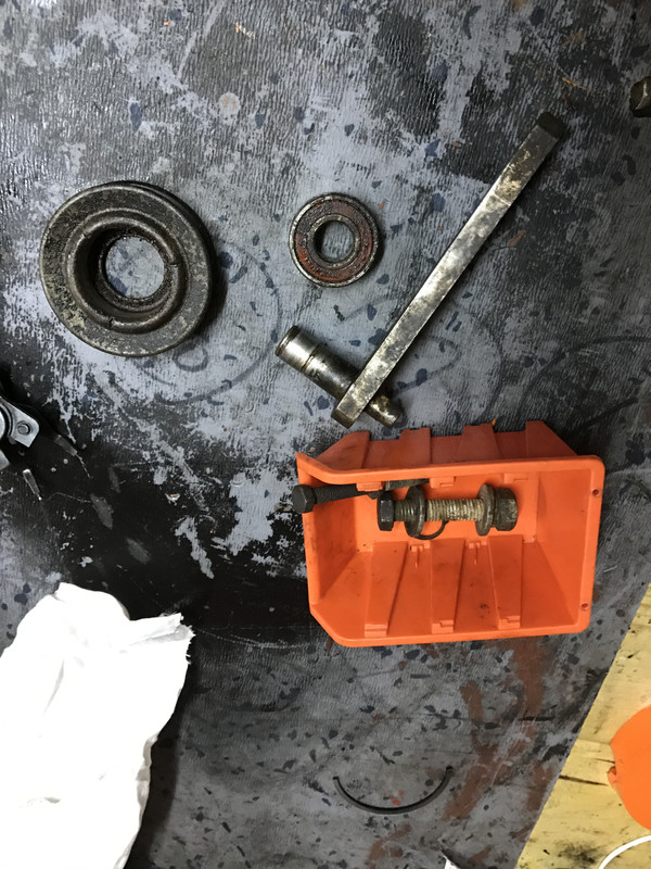 Restauration 4L (1220)