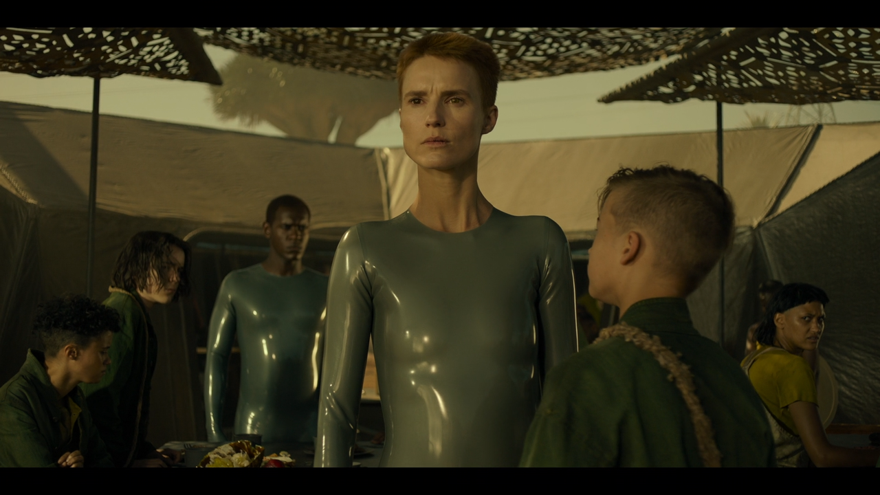 Raised.by.Wolves.2020.S02E01.The.Collective.ITA.ENG.1080p.HMAX.WEB-DLMux.DD5.1.H.264-MeM.GP.mkv_snap