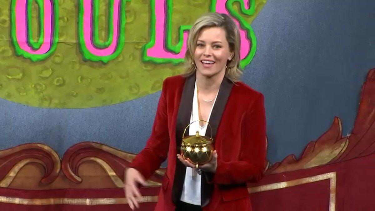 Elizabeth Banks being honored with parade