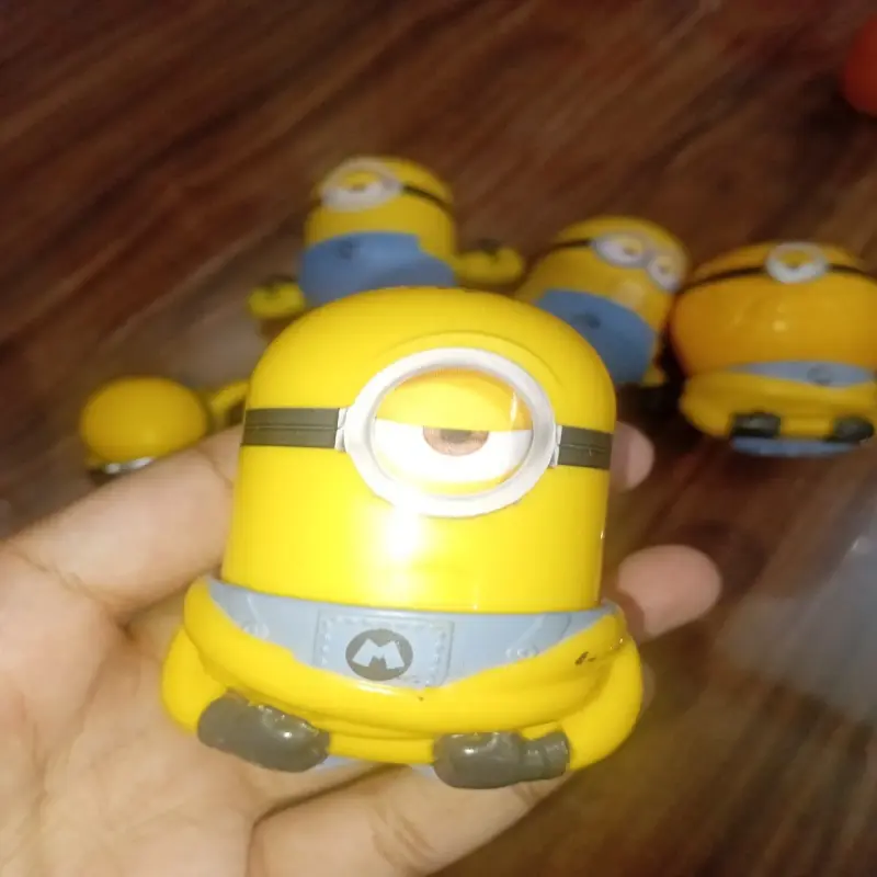 Alternative view of Minions