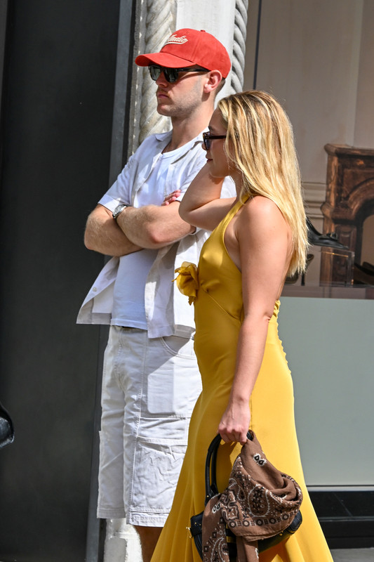 Florence Pugh Pokies Yellow Dress Venice159