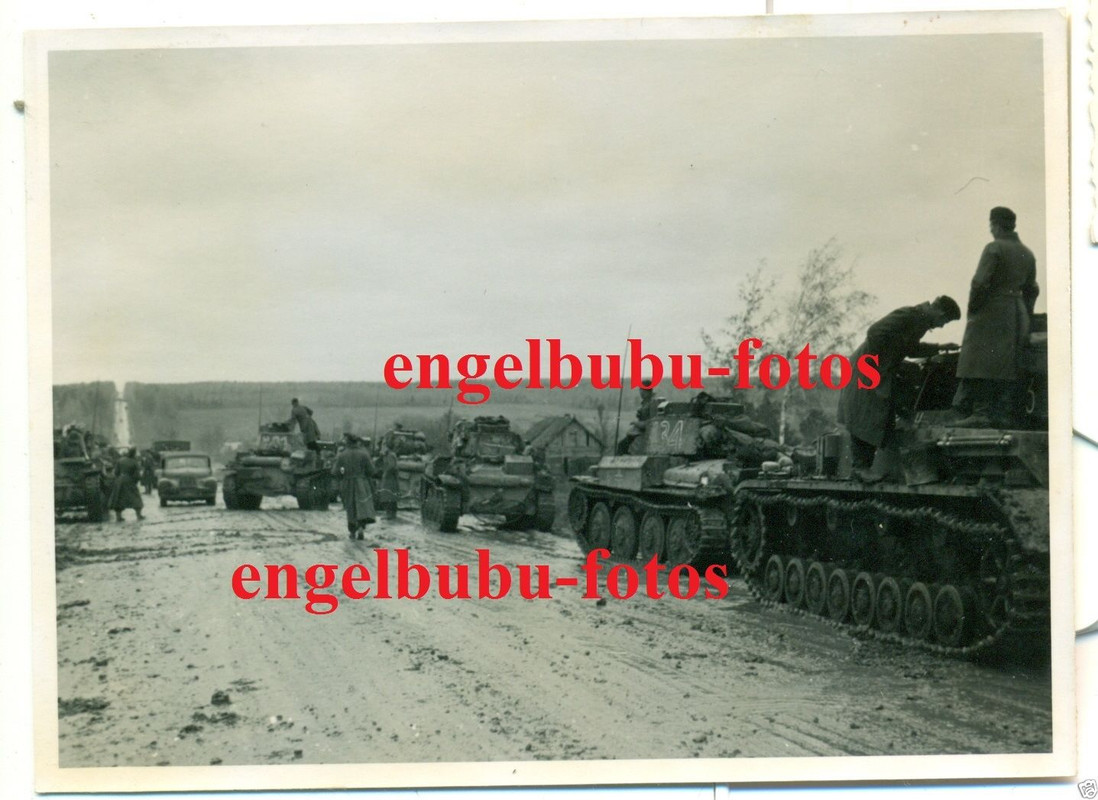 FOTO - PANZER - KOLONNE - PANZER IV und mehrere Panzer 38 (t) - Einsatz