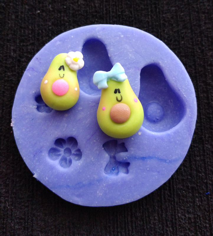 Molde en silicona aguacates aretes y bisuTeria en pasta fría o fimo