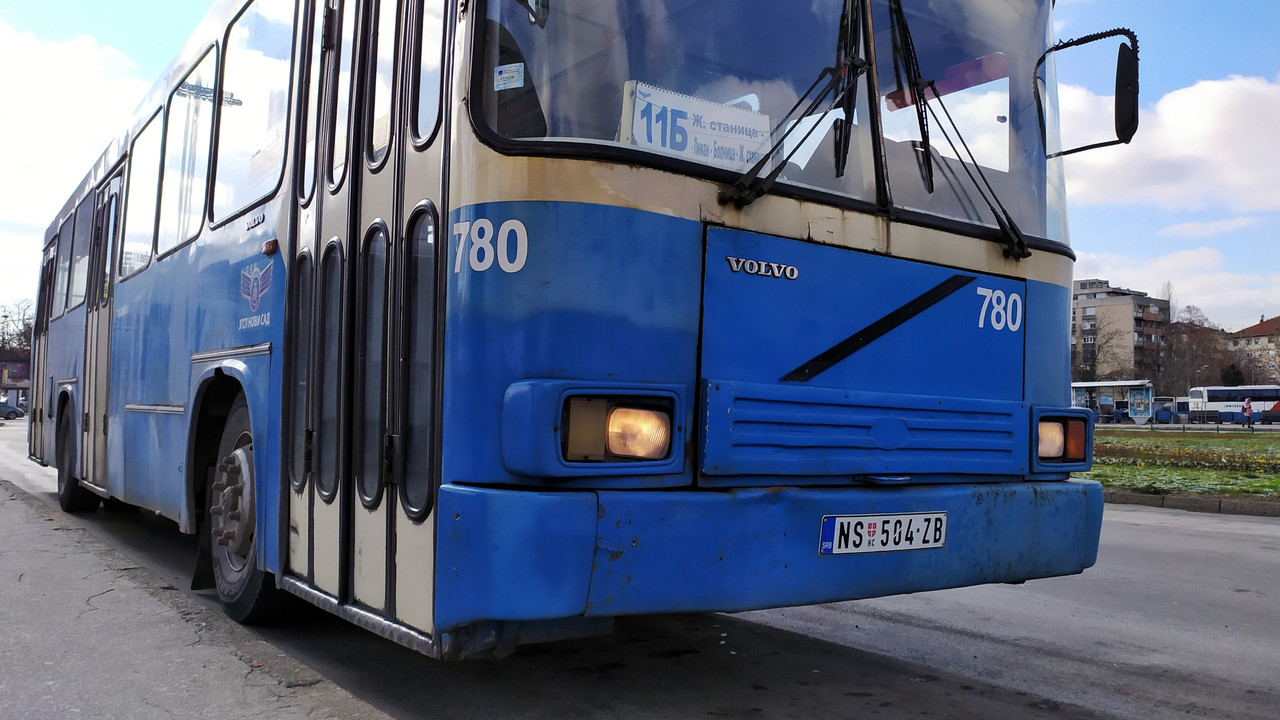 Volvo B10M / Neobus 405G (2002) #780(1)