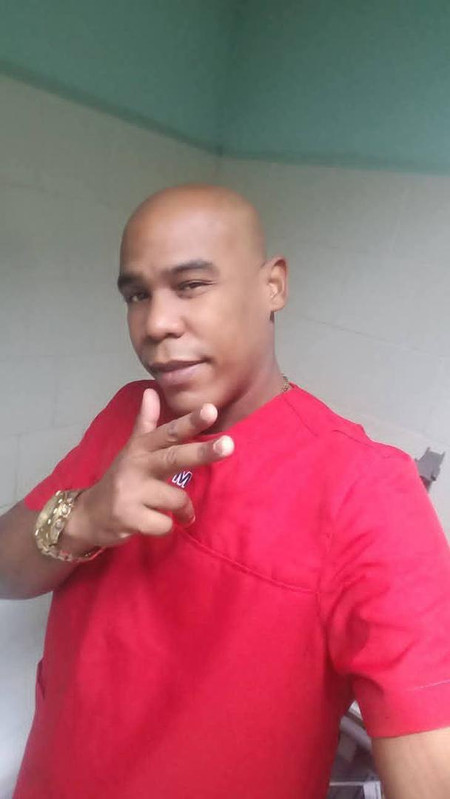 Francisco Pacho García, masajista terapéutico profesional en La Habana, Cuba