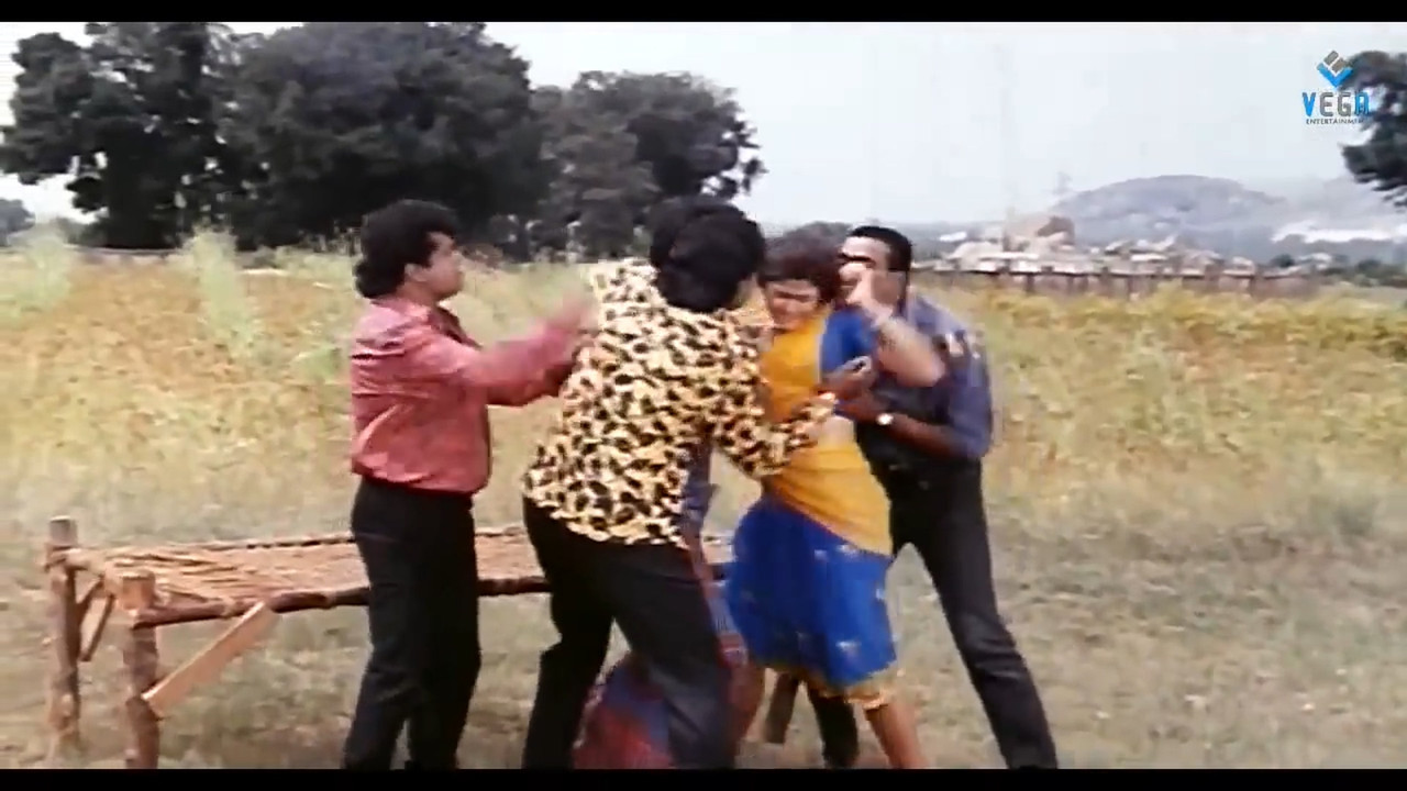 Dolly Minhas Palviahgam Avi - Villains Troubles a Women_4MxpygcjgQs.mp4_20220519_114838.927