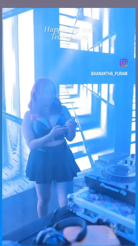 dj girl huge bouncing tits.mp4_snapshot_00.04.065