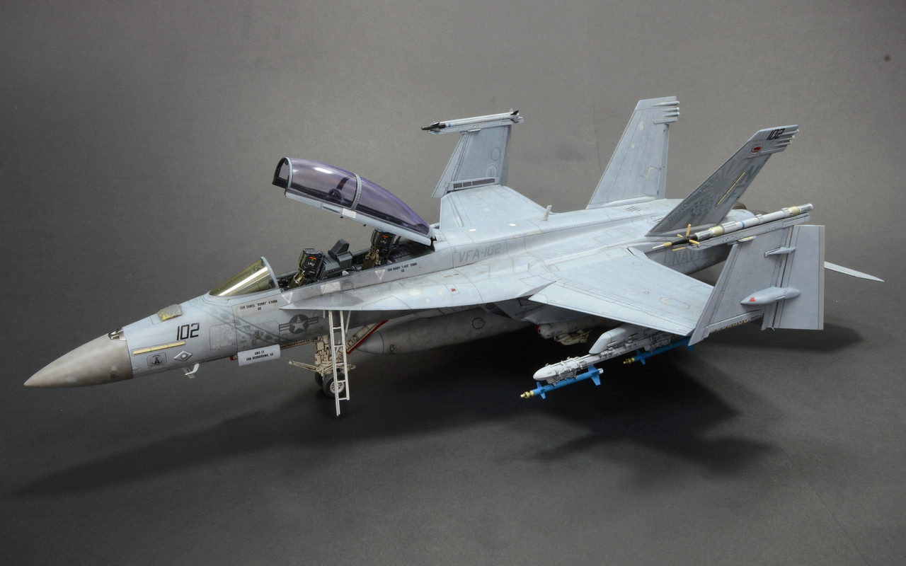 1/48th Meng F/A-18F Super Hornet - Ready for Inspection