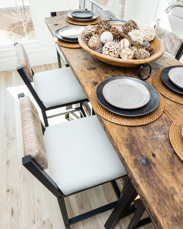 Neutral on Burgundy - Image 10