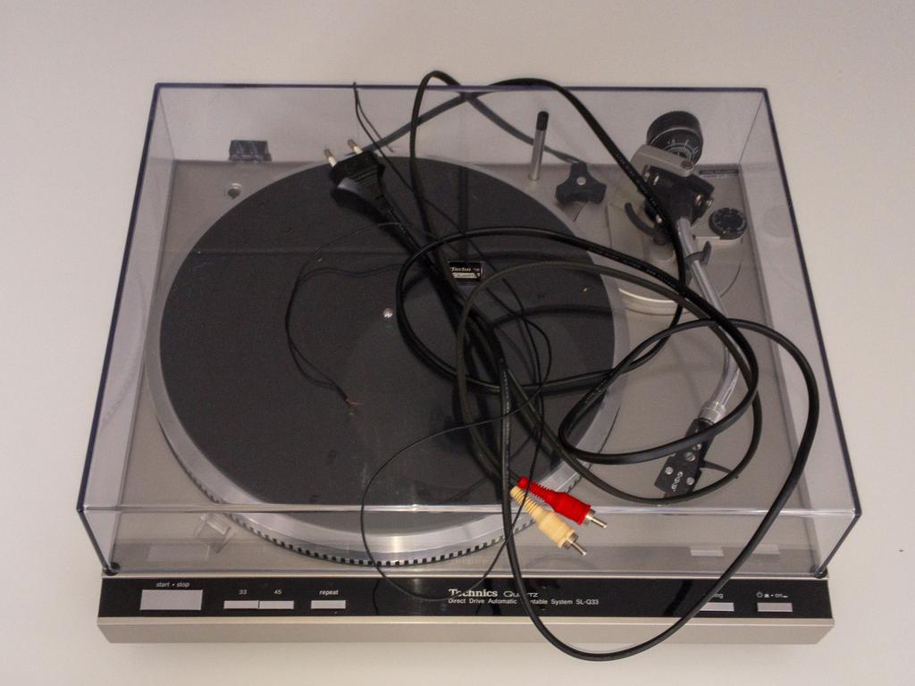 [Bild: Technics-SL-Q33-mit-OMB-5-1-von-5.jpg]