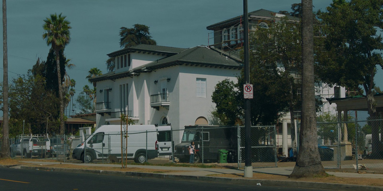 City.Of.Dreams.2023.2160p.4K.WEB.x265.10bit.AAC5.1.mkv_snapshot_01.02.42.008