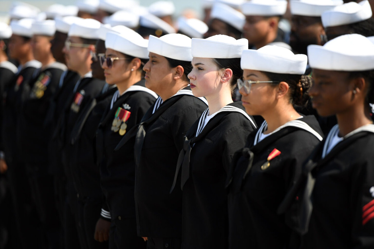 USS-New-Jersey-Commissioned.jpg