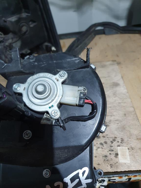 Сервопривод заслонки отопителя