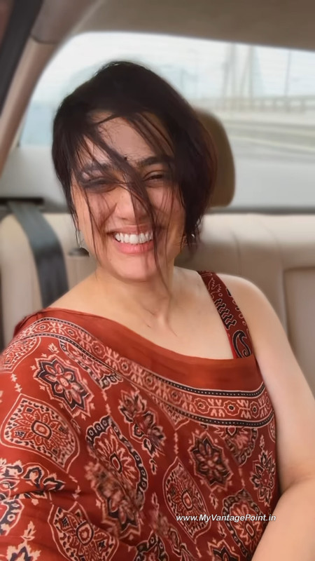 20-Girija-Oak-Godbole-Photos-Wallpapers-in-Red-Saree-My-Vantage-Point