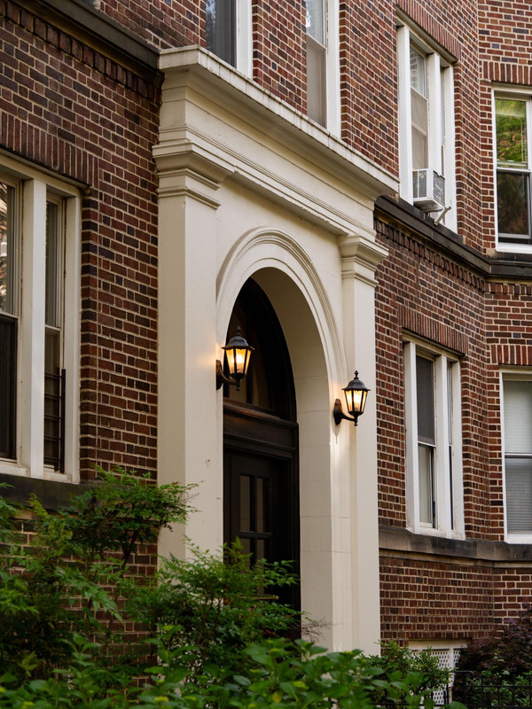 Elegant New York exterior detail