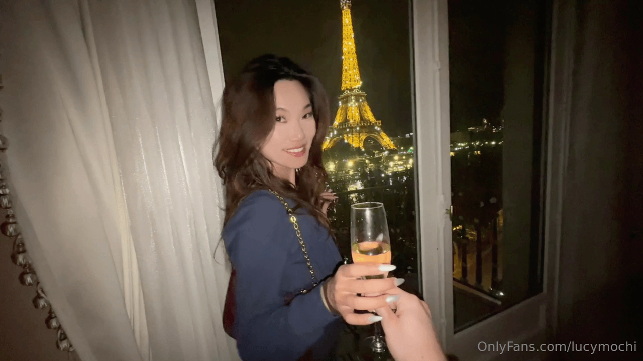 lucy mochi   Paris Anal