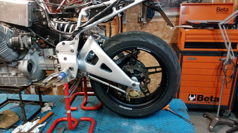 D859F878-13EE-4696-973A-6A8839757015