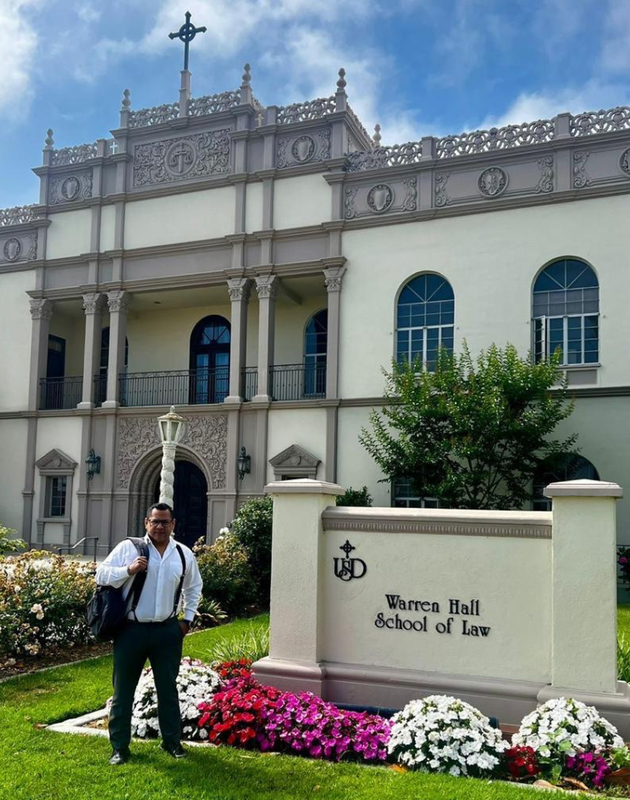 Ab. Marcos Solís (4)