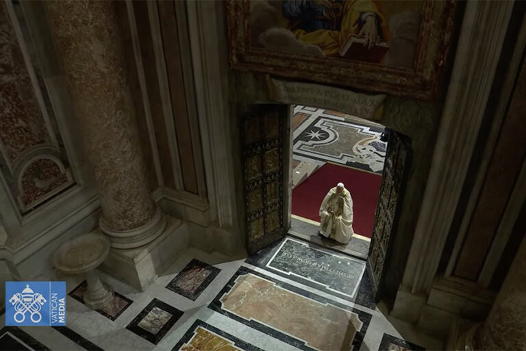pf-vatican-doors-768x512.jpg