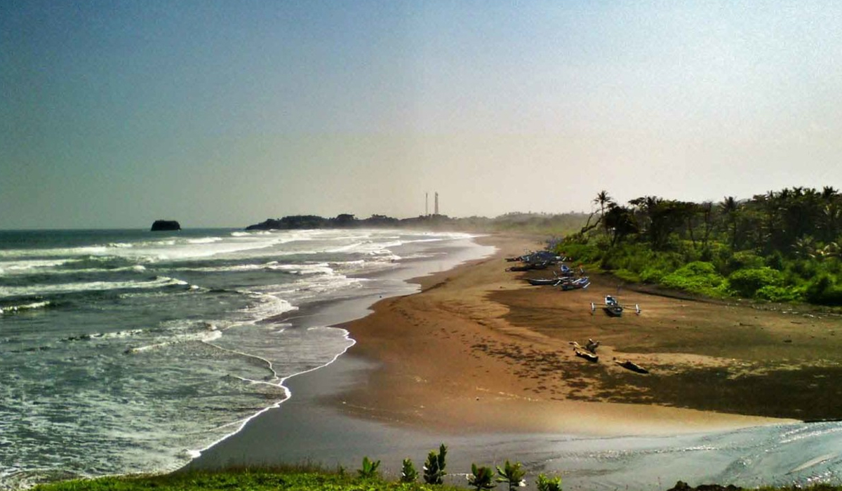 Menikmati Keindahan Pantai Cimanuk yang Terkenal Dengan Keindahannya