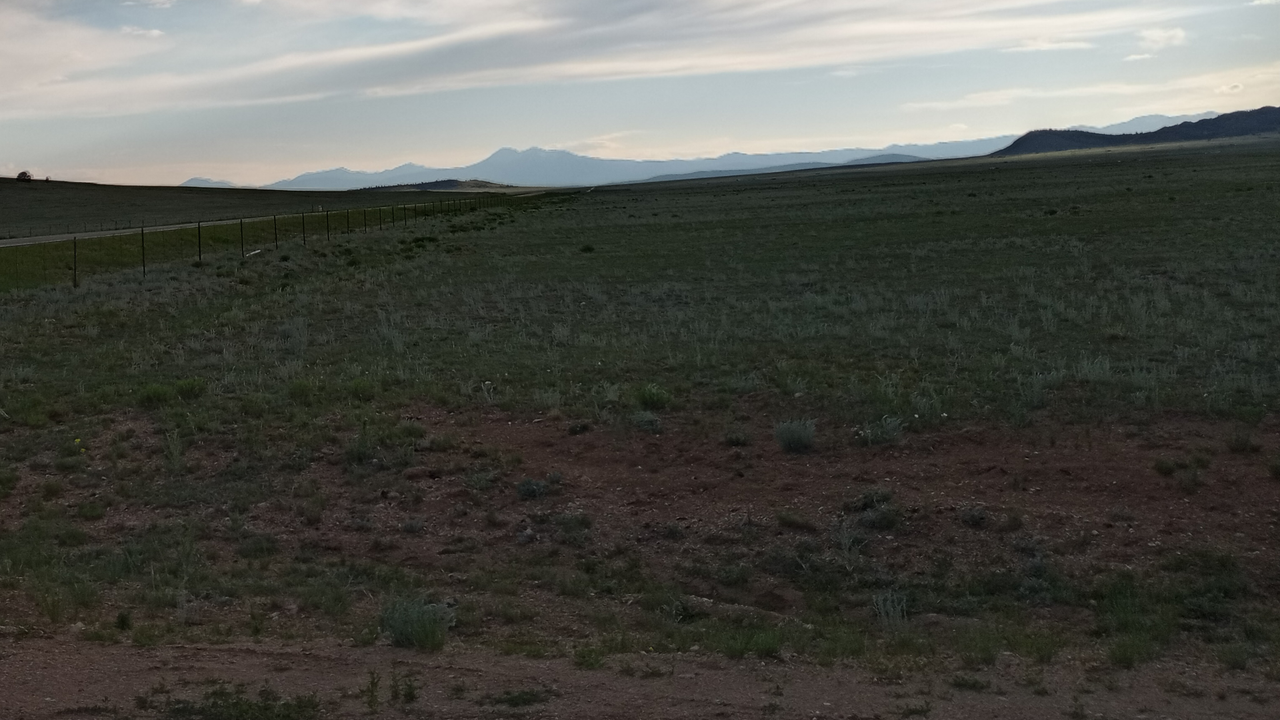 [Image: looking-North-Fromthe-Bottom-Ofthe-Valle...s-Colo.png]