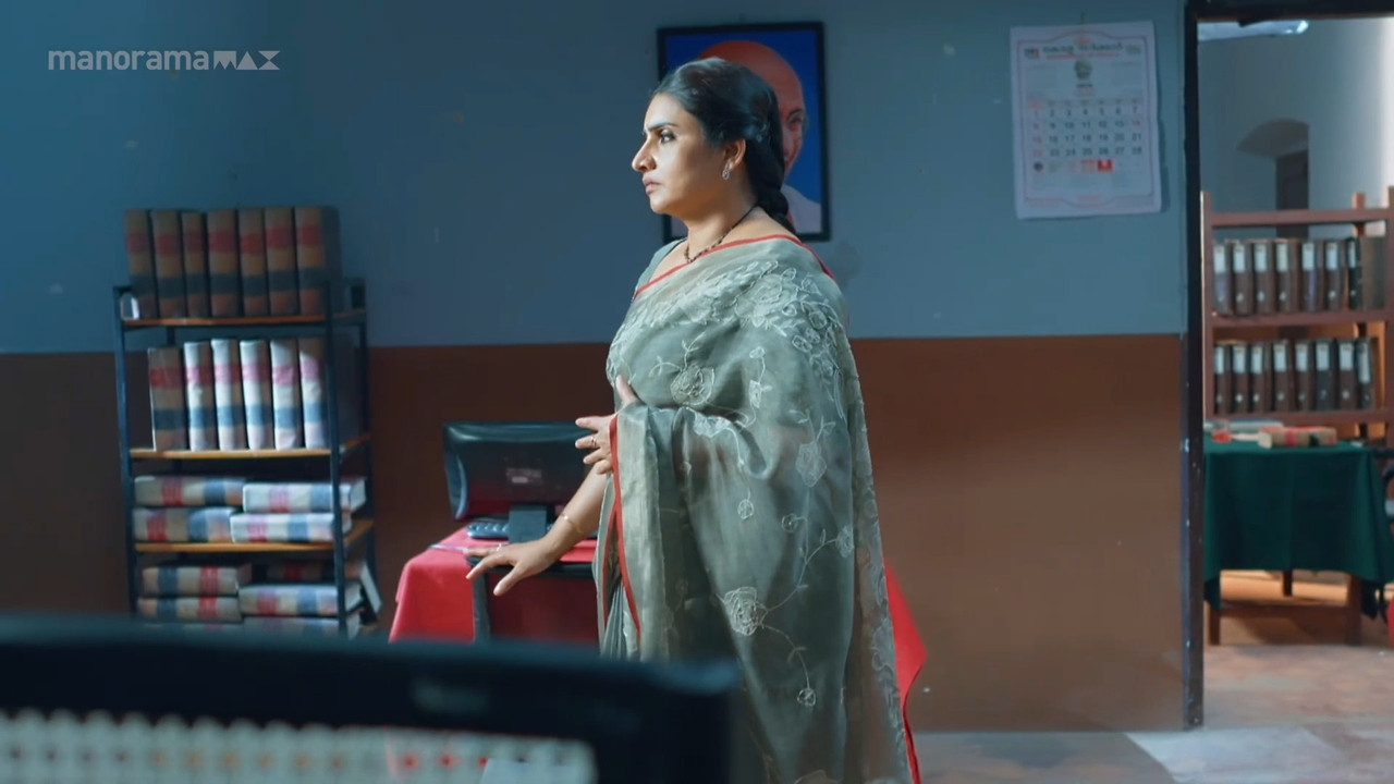 [Image: Sujitha-sexy-navel-through-transparent-s...19-405.jpg]