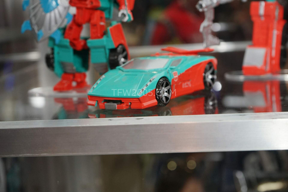 SDCC2015-Hasbro-Case-Transformers-Combiner-Wars-