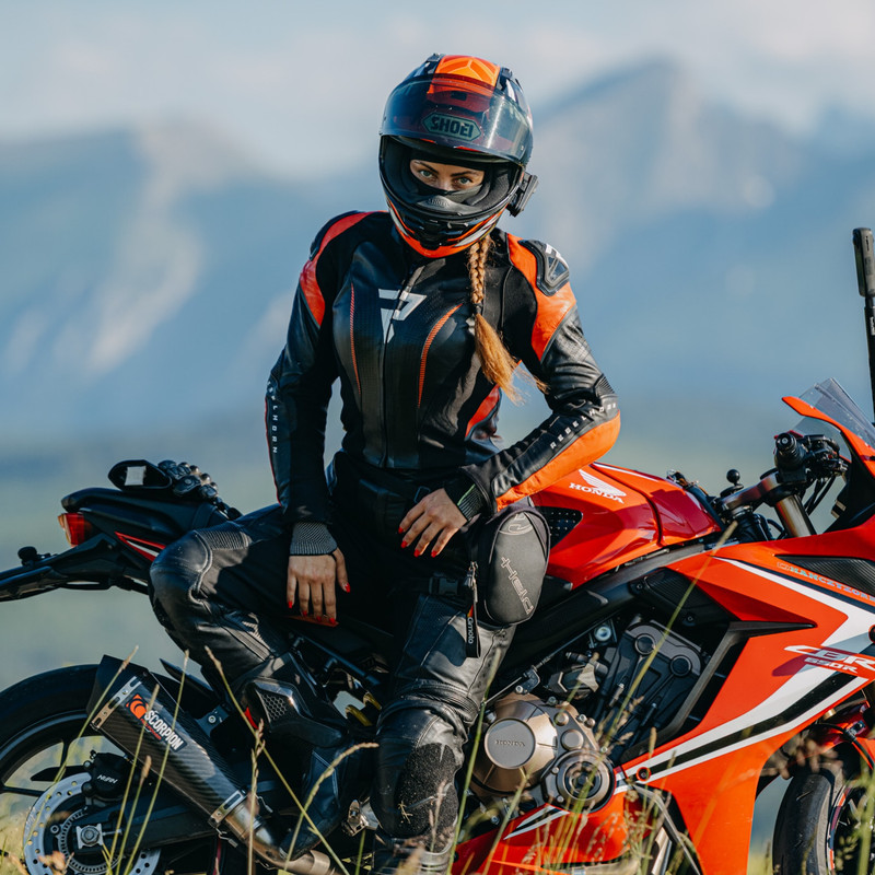 GG bikergirls510bb