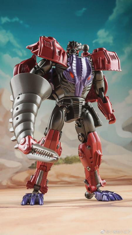 Toywirld-W-BS01-Transmetal-Megatron-01