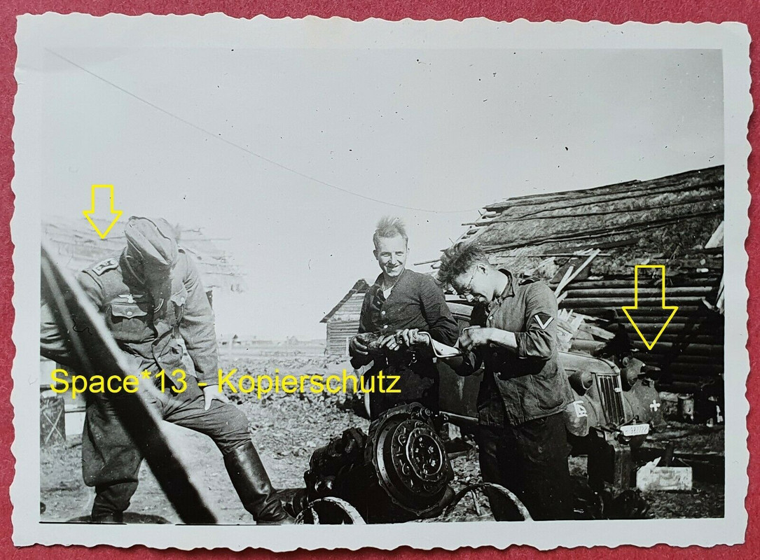 Foto Mechaniker reparieren Motor vom DKW Kübelwagen Panzerdivision Pkw Wehrmacht