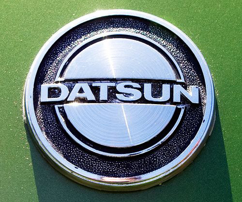 logo datsun