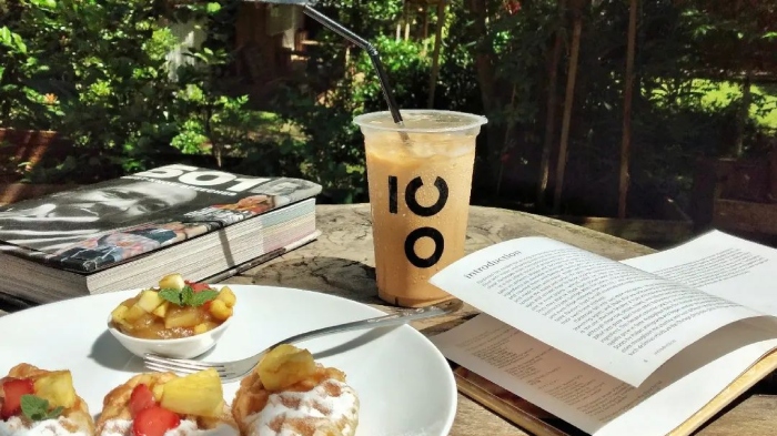 Hidden Farm, kafe tersembunyi di Bandung yang tawarkan suasana tenang dan asri.
