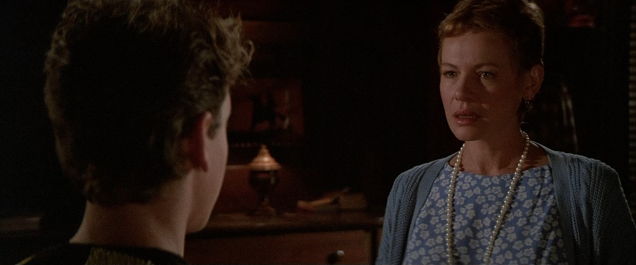 The Lost Boys (1987).mkv_snapshot_00.45.36_[2018.03.01_16.36.15]