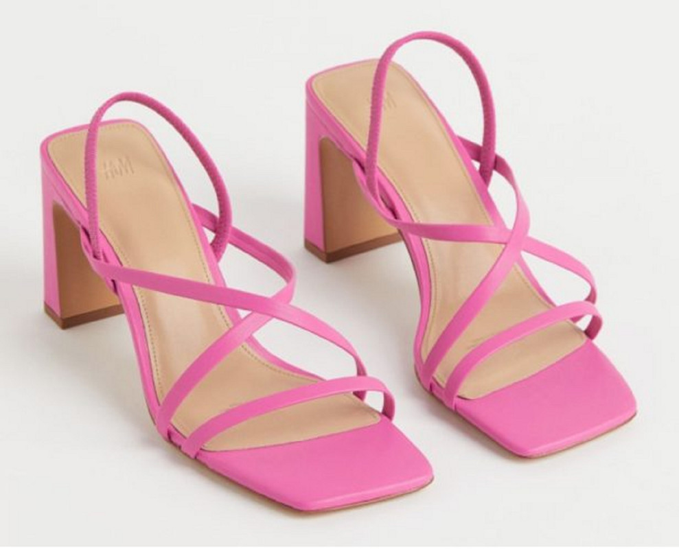 Sandalias de H&M, la opción genial de tacón ancho para tus outfits de oficina