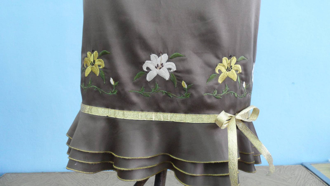 Костюм с лилиями2