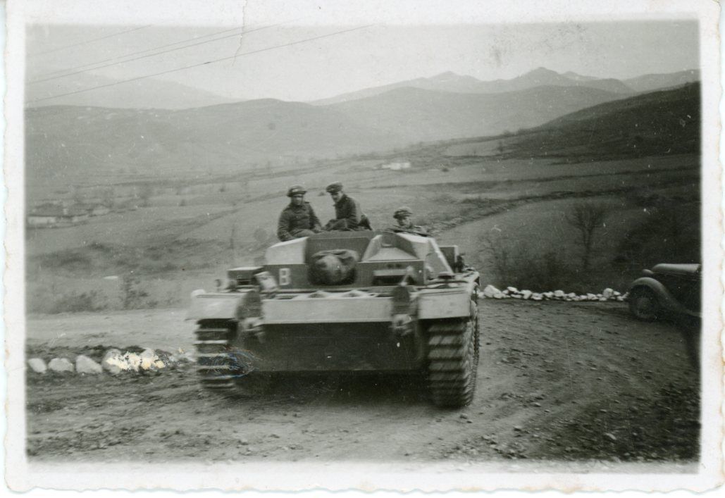 StuG Sturmgeschütz Russland Panzer Tank Vormarsc