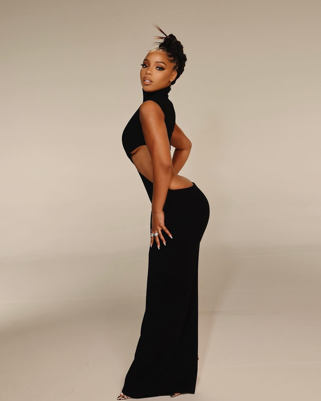 [Image: chloebailey-1720284206-34063132650201885...803571.jpg]