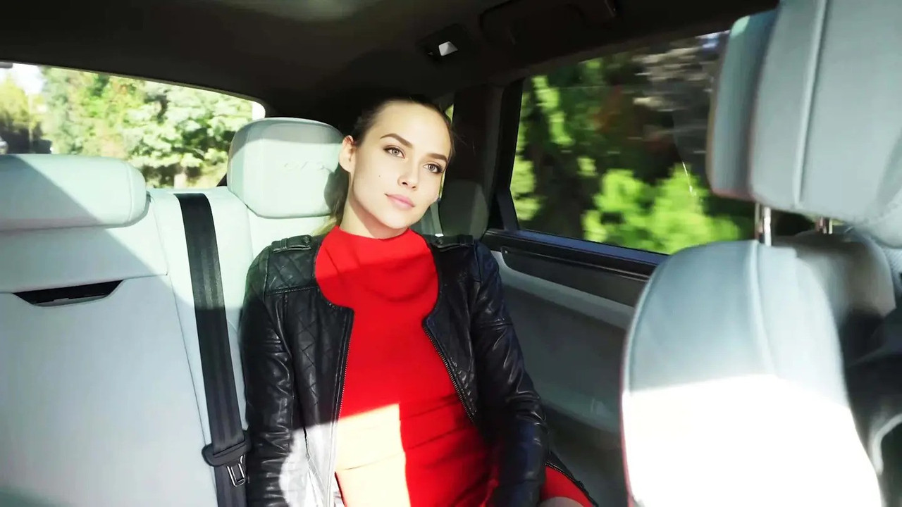 JacquieEtMichelTV 24 12 20 Claudia 26 years old pastry chef in Lille!