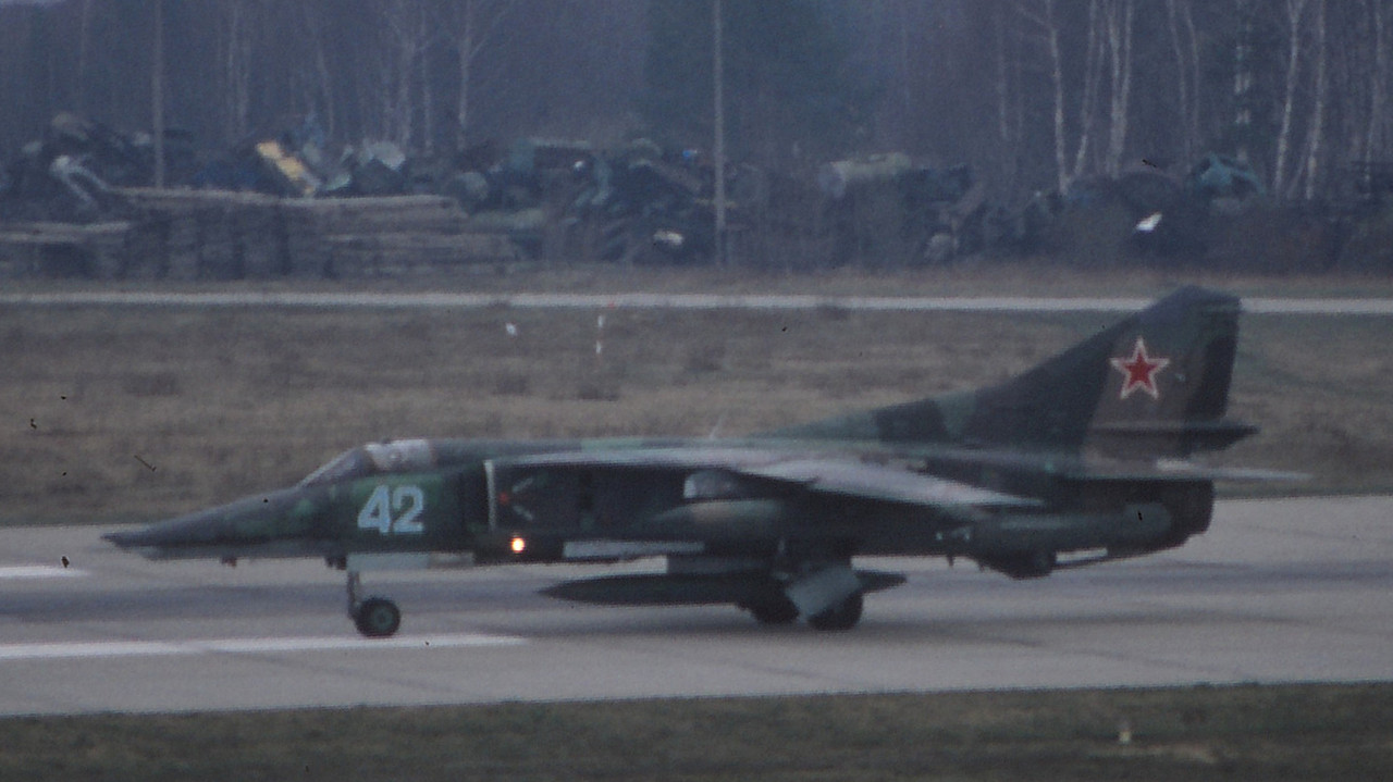 559 APIB Mig-27K 42 Blue_76802627165