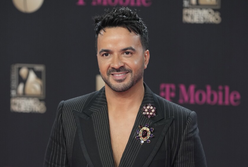 Luis Fonsi y varios artistas latinos en los Premios Oscar 2022