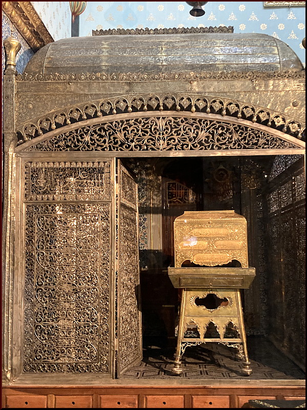 https://i.postimg.cc/SNcD9q01/133.jpg