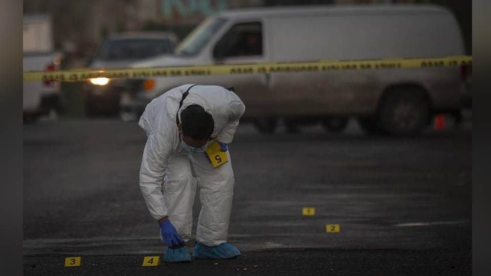 Al interior de un 'tiradero', localizan el cuerpo de un hombre y una mujer en Tijuana