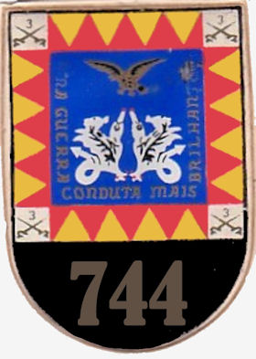 05-CCav744