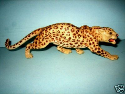 unidentified black panther or jaguar Lineol-170